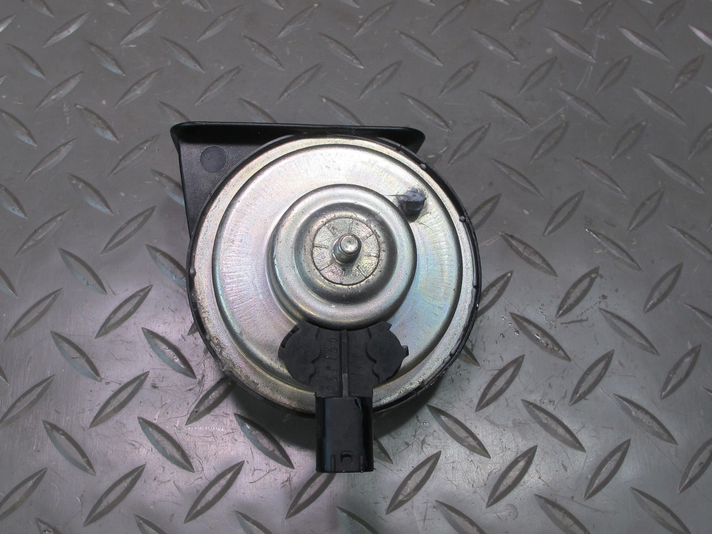 07-13 BMW E90 E92 E93 335I Set of 2 High & Low Tone Note Pitch Horn Signal OEM