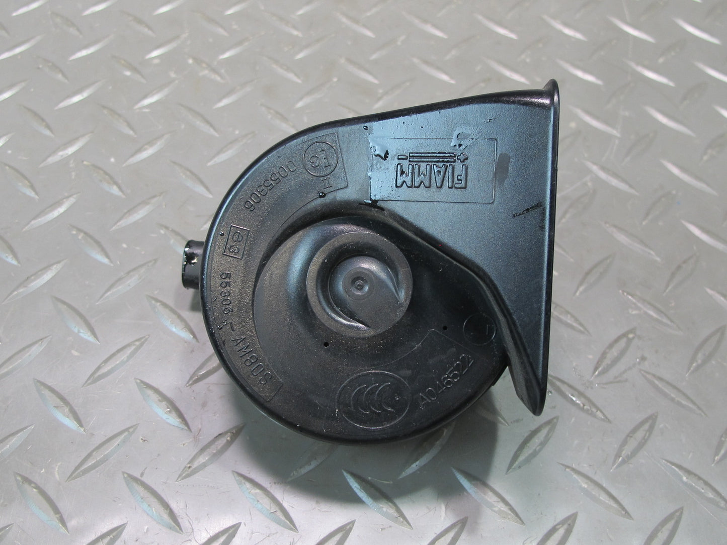 07-13 BMW E90 E92 E93 335I Set of 2 High & Low Tone Note Pitch Horn Signal OEM