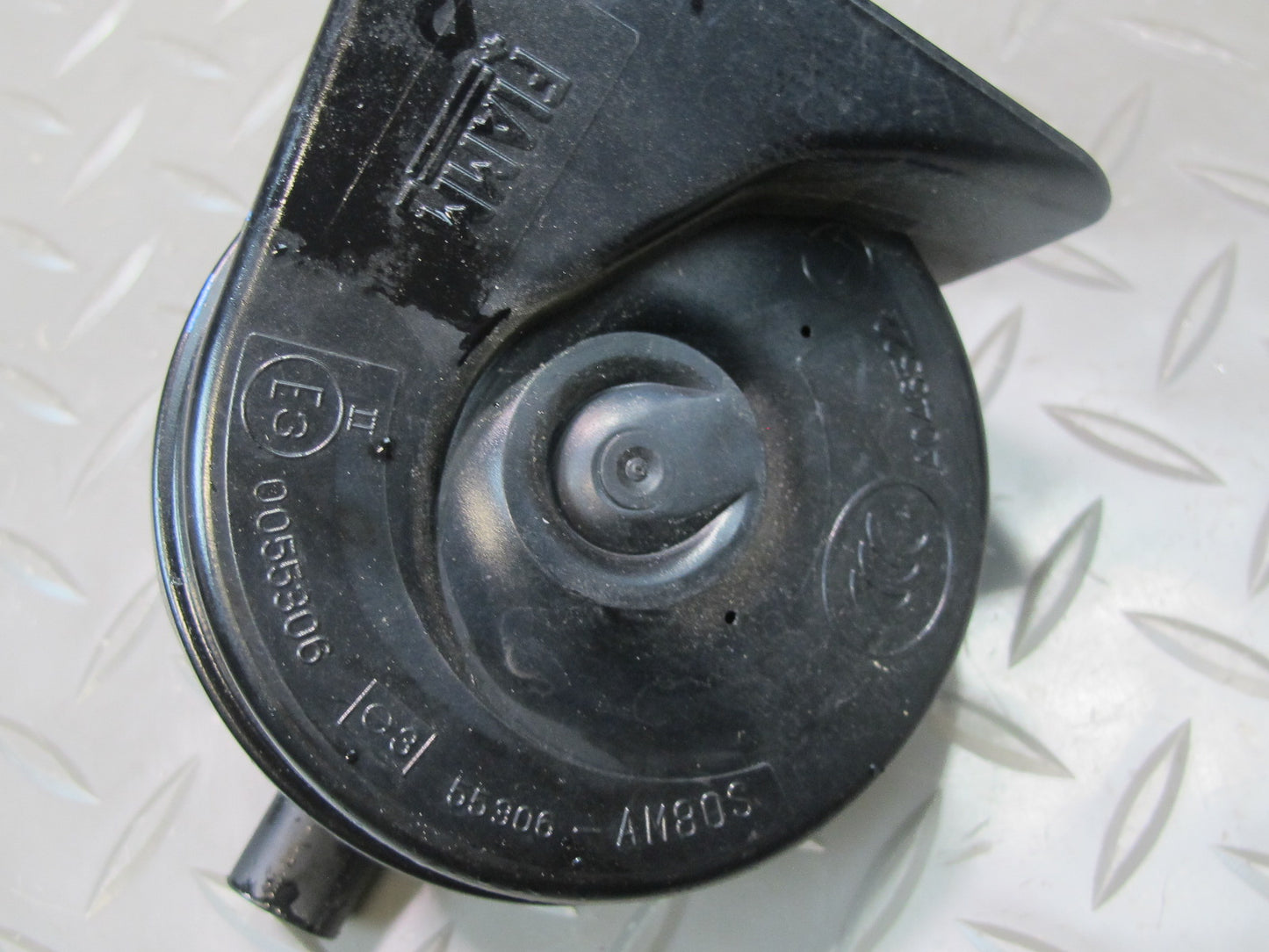 07-13 BMW E90 E92 E93 335I Set of 2 High & Low Tone Note Pitch Horn Signal OEM