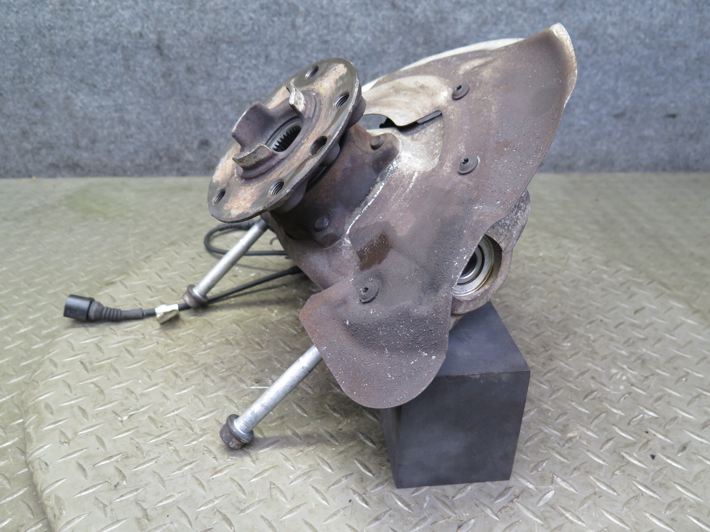 2011-2018 Porsche Cayenne 958 AWD Front Left Spindle Knuckle Wheel Hub Bearing