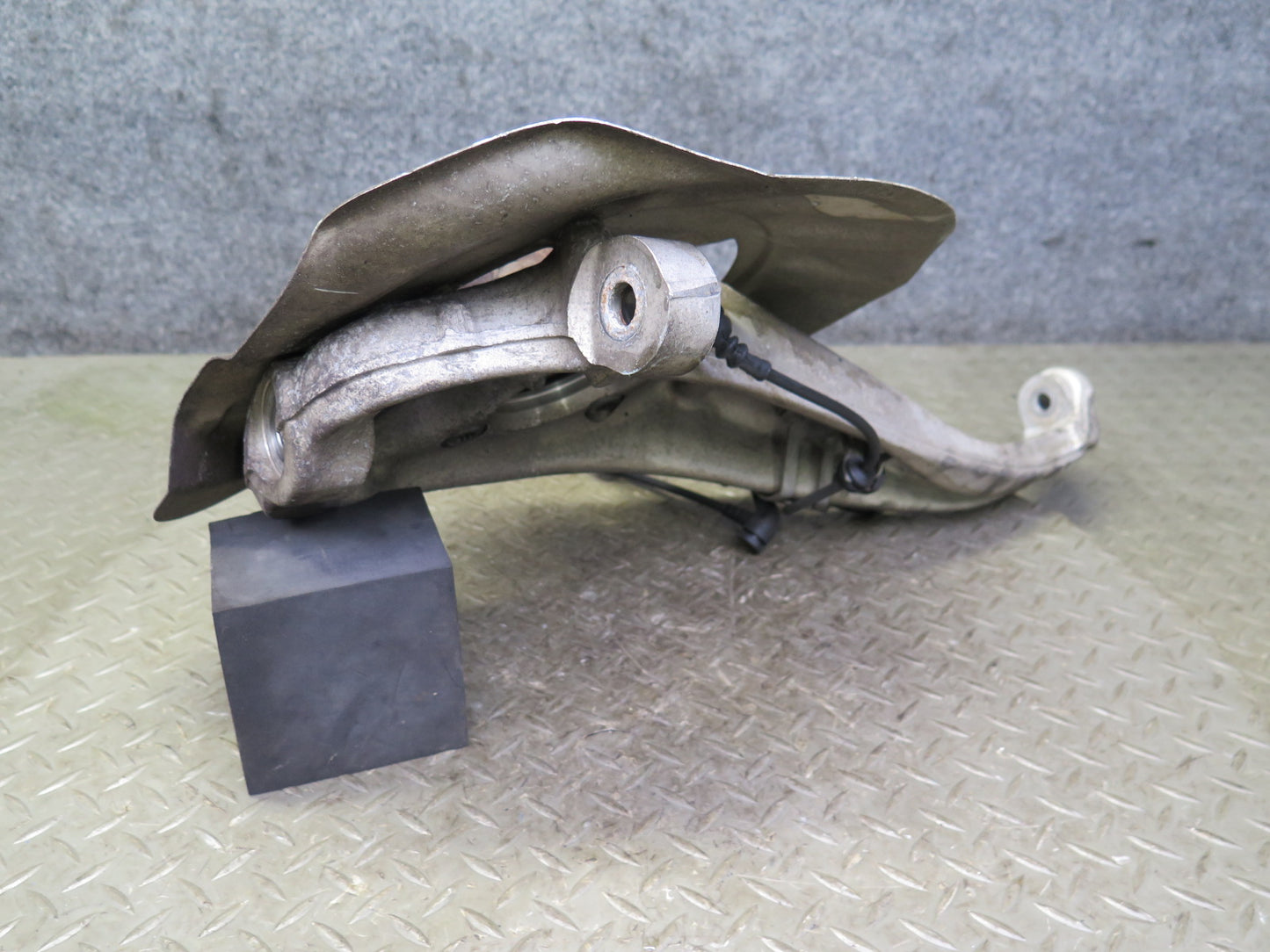 2011-2018 Porsche Cayenne 958 AWD Front Left Spindle Knuckle Wheel Hub Bearing