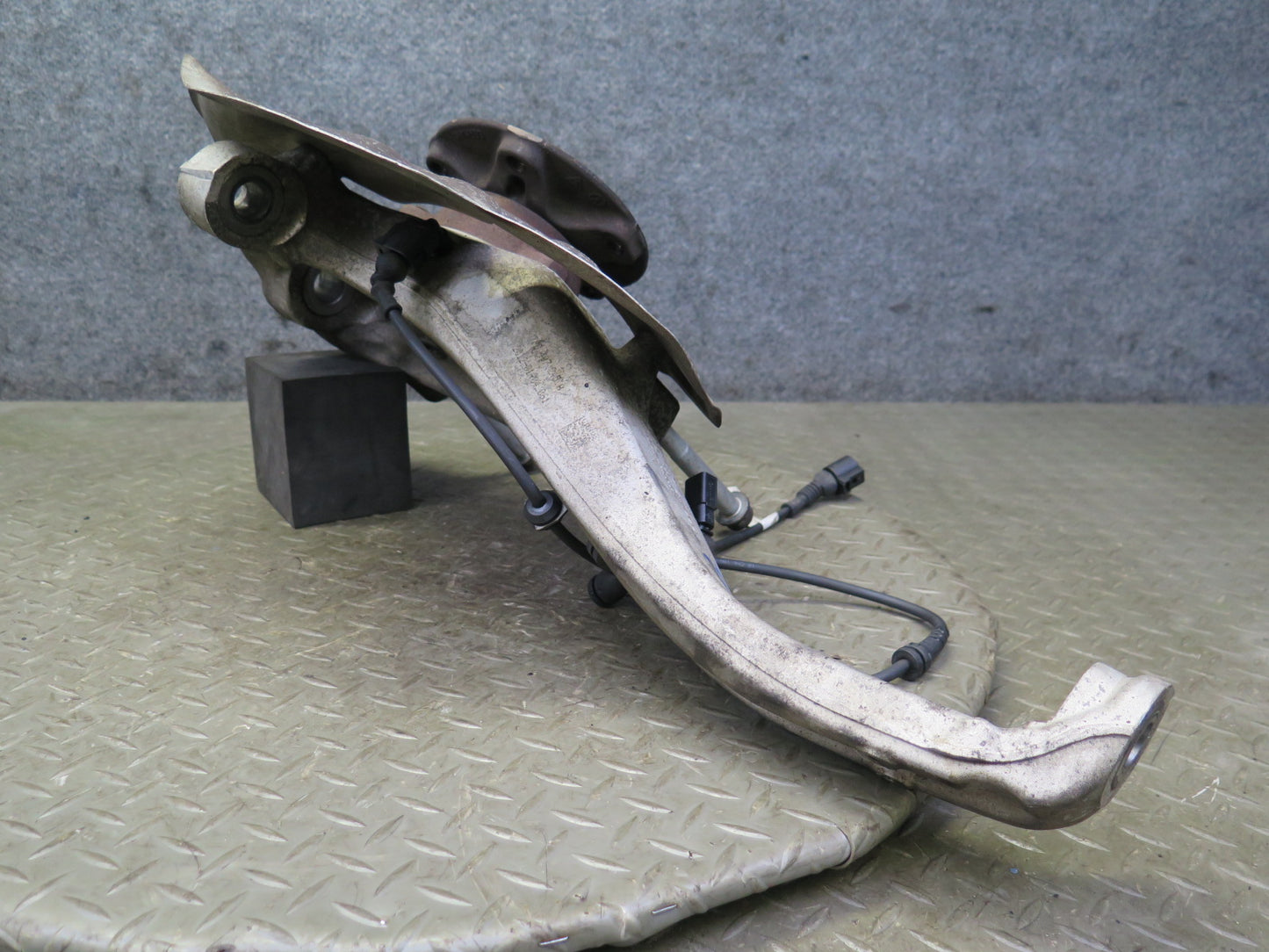 2011-2018 Porsche Cayenne 958 AWD Front Left Spindle Knuckle Wheel Hub Bearing