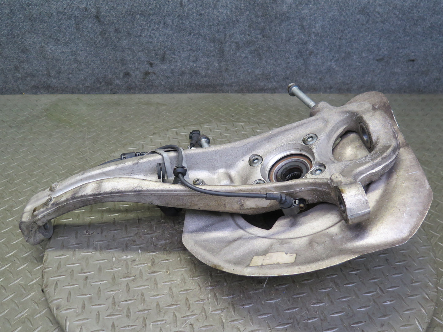 2011-2018 Porsche Cayenne 958 AWD Front Left Spindle Knuckle Wheel Hub Bearing