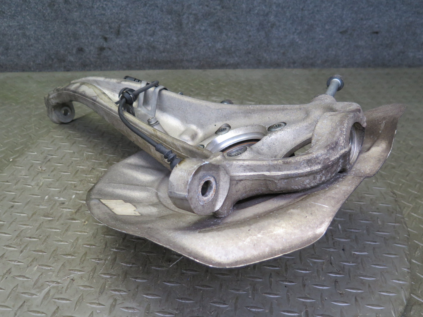 2011-2018 Porsche Cayenne 958 AWD Front Left Spindle Knuckle Wheel Hub Bearing