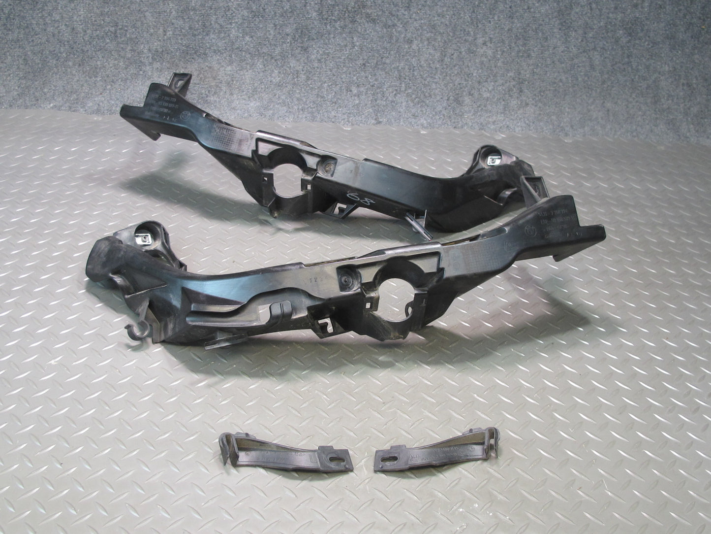07-10 BMW E92 E93 335i Set of 4 Front Headlight Mount Bracket Support OEM