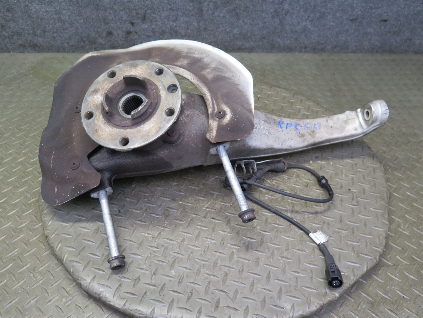 2011-2018 Porsche Cayenne 958 AWD Front Right Spindle Knuckle Wheel Hub Bearing