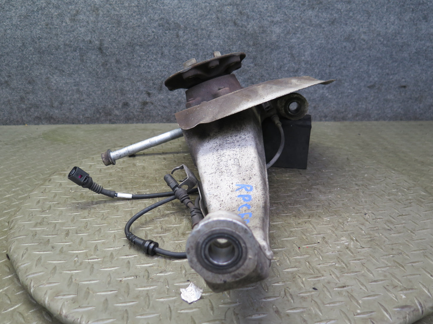 2011-2018 Porsche Cayenne 958 AWD Front Right Spindle Knuckle Wheel Hub Bearing