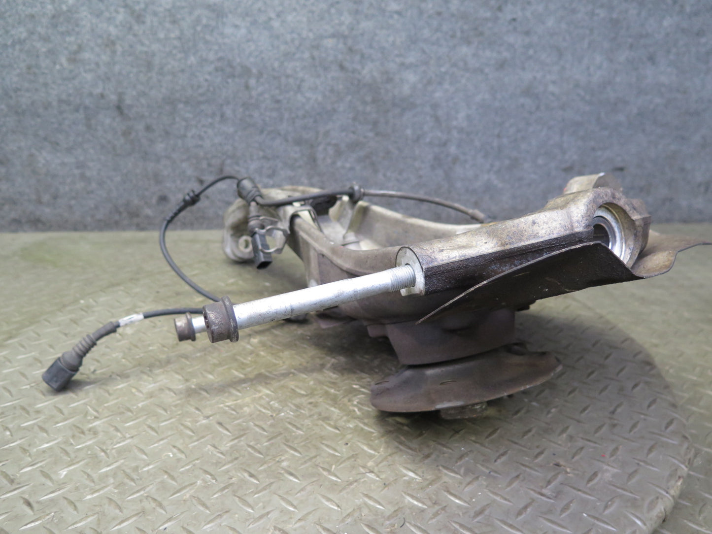 2011-2018 Porsche Cayenne 958 AWD Front Right Spindle Knuckle Wheel Hub Bearing