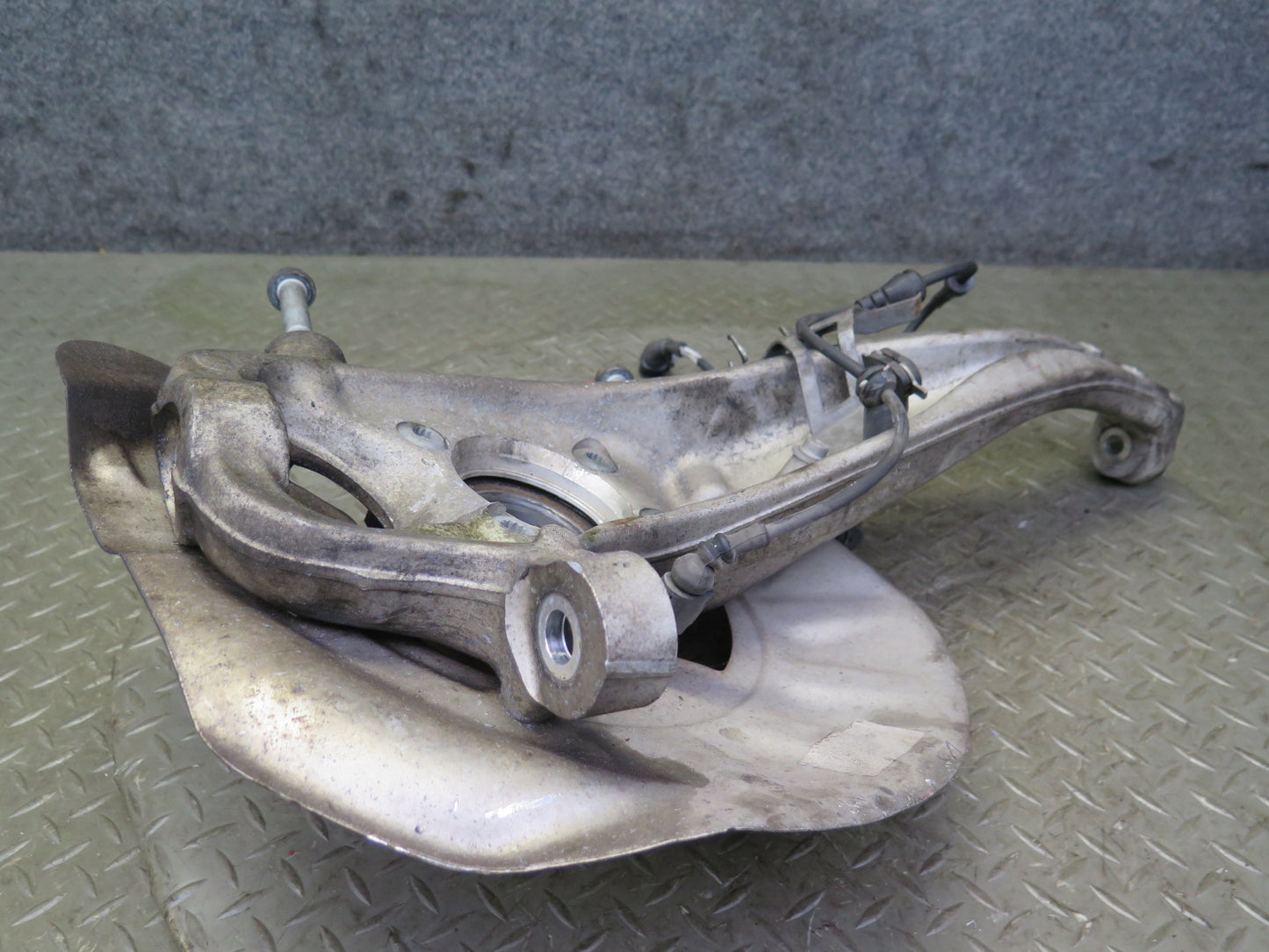 2011-2018 Porsche Cayenne 958 AWD Front Right Spindle Knuckle Wheel Hub Bearing