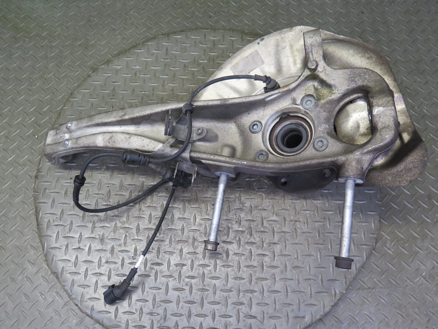 2011-2018 Porsche Cayenne 958 AWD Front Right Spindle Knuckle Wheel Hub Bearing