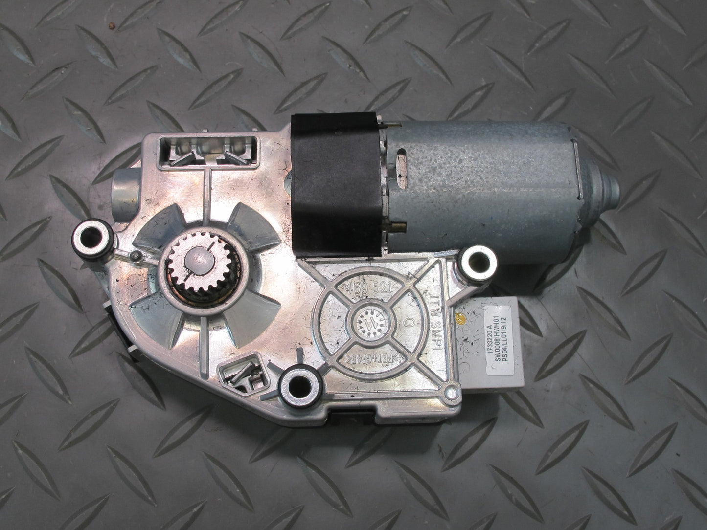 2011-2018 Porsche Cayenne 958 Rear Panoramic Sunroof Drive Motor