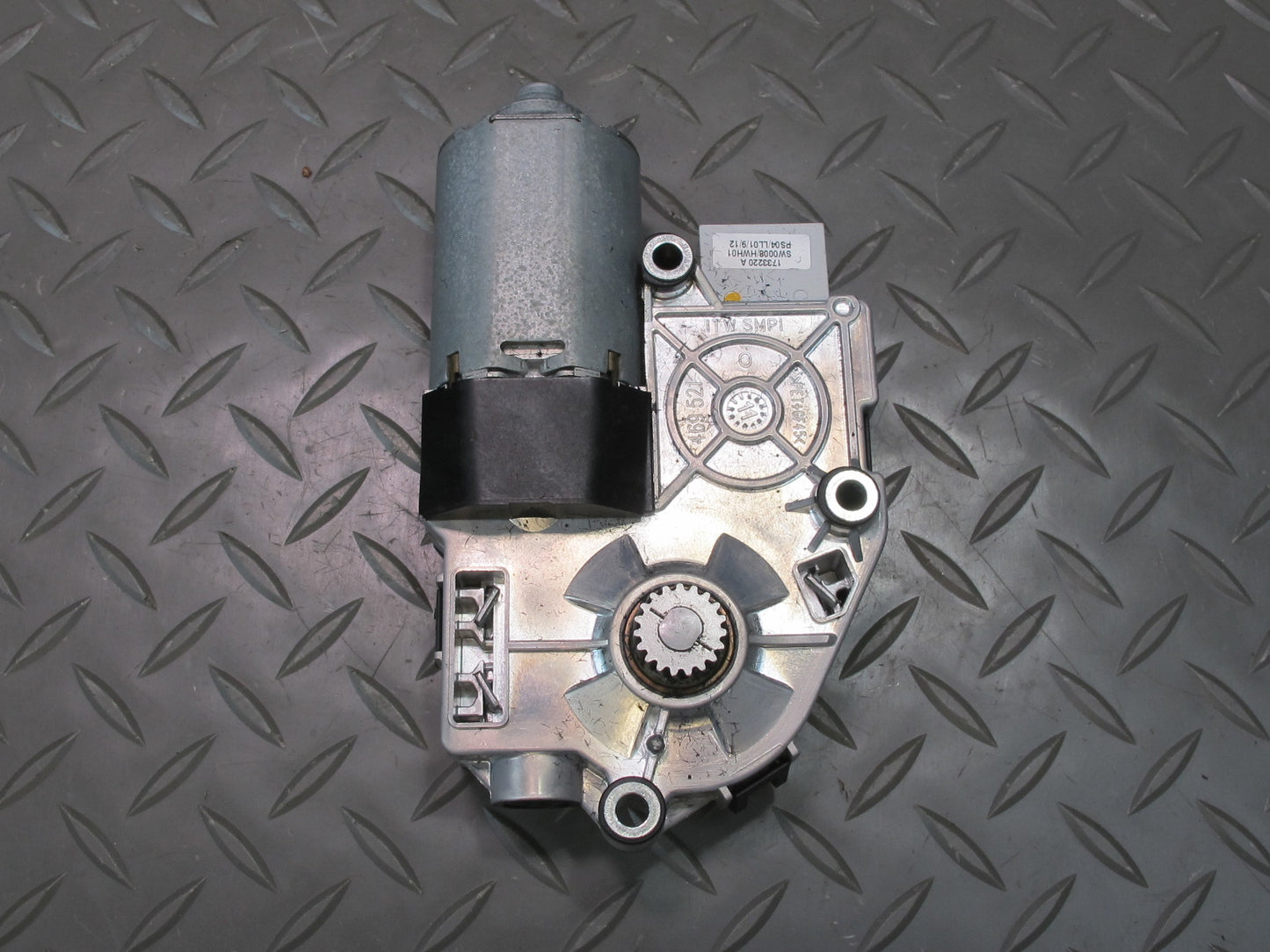 2011-2018 Porsche Cayenne 958 Rear Panoramic Sunroof Drive Motor