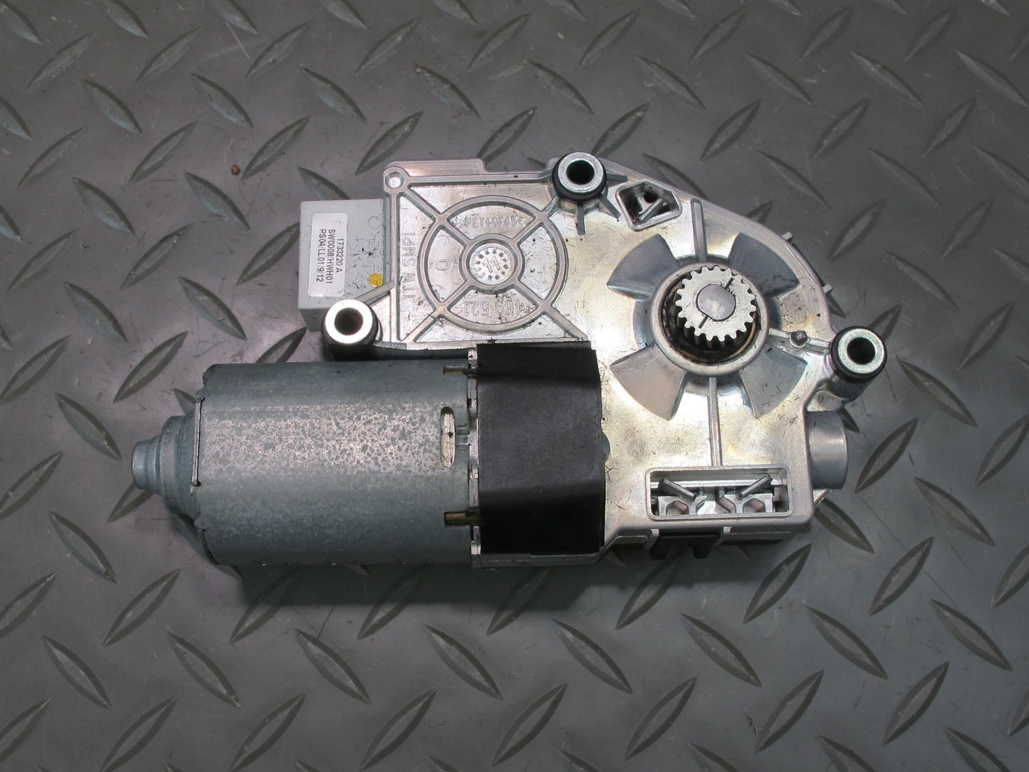 2011-2018 Porsche Cayenne 958 Rear Panoramic Sunroof Drive Motor