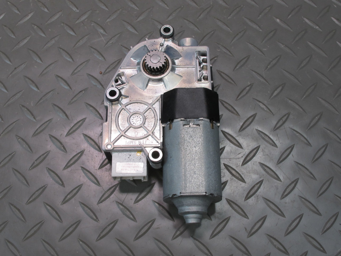 2011-2018 Porsche Cayenne 958 Rear Panoramic Sunroof Drive Motor