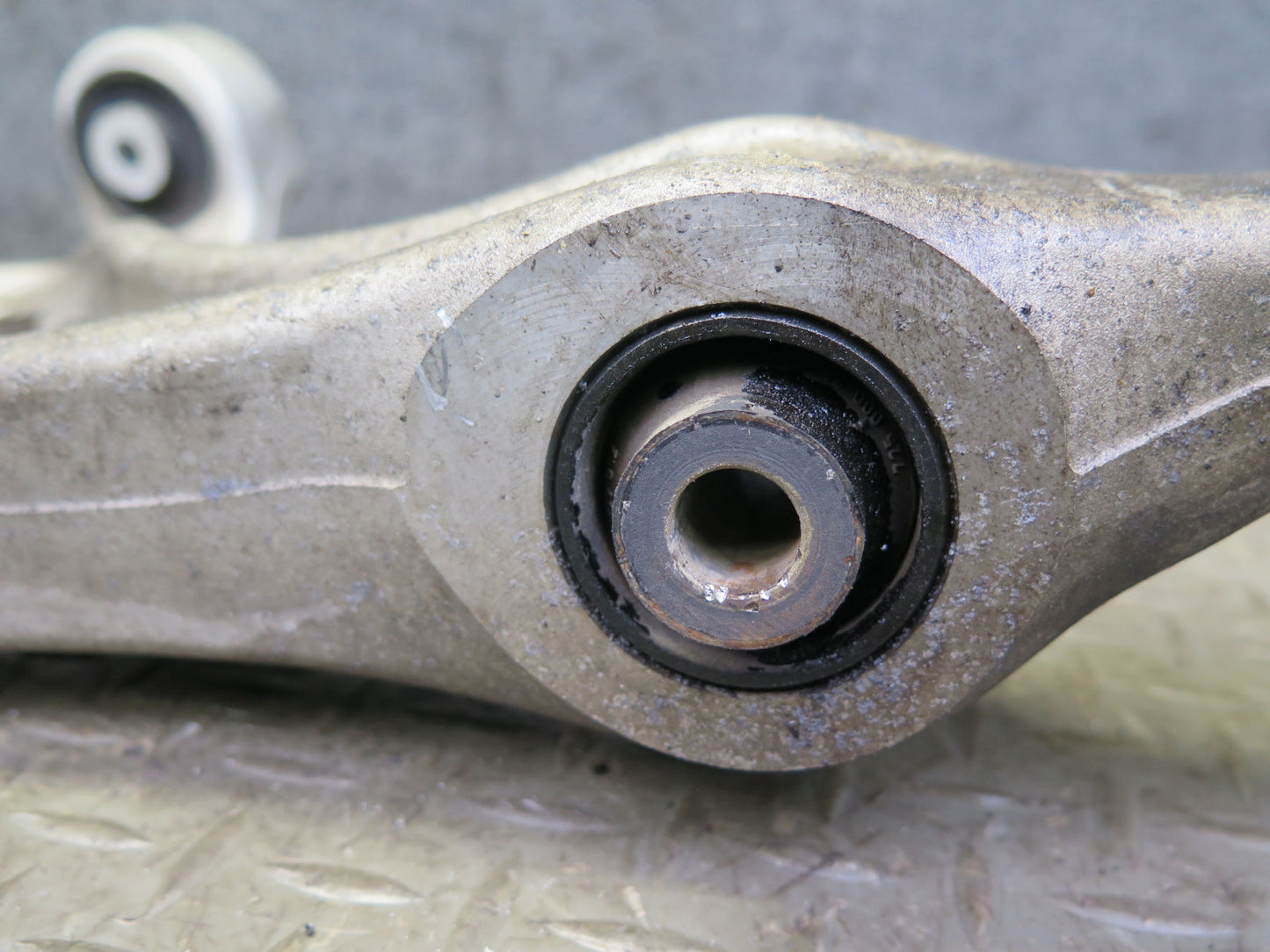 2011-2014 Porsche Cayenne 958 AWD Front Left Side Upper & Lower Control Arm Set