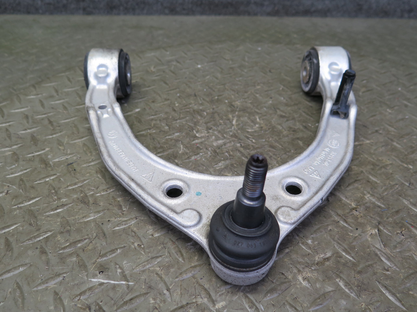 2011-2014 Porsche Cayenne 958 AWD Front Left Side Upper & Lower Control Arm Set
