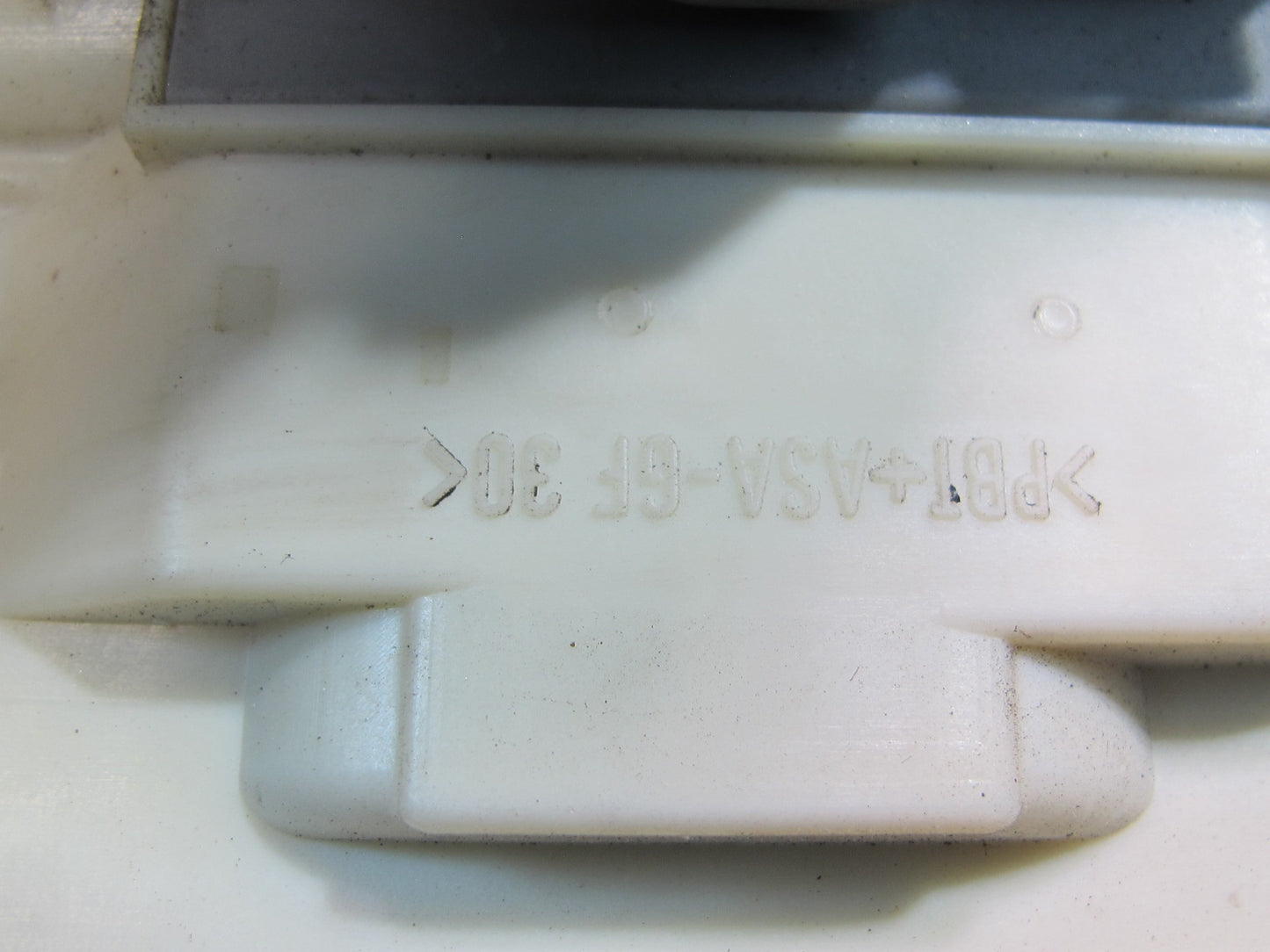 2011-2018 Porsche Cayenne 958 Front Right Pass Side Door Latch Lock Actuator