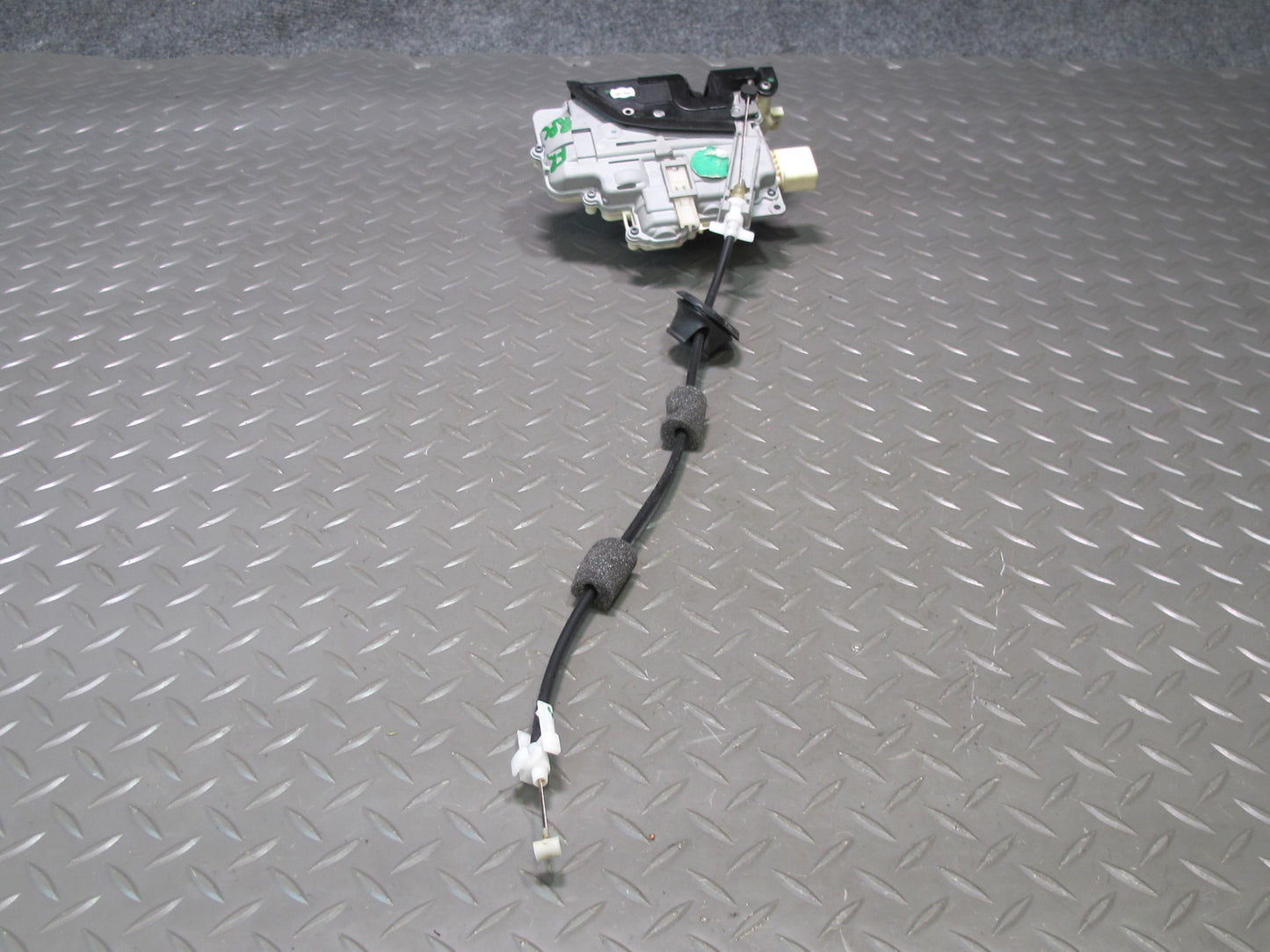 2011-2018 Porsche Cayenne 958 Front Right Pass Side Door Latch Lock Actuator