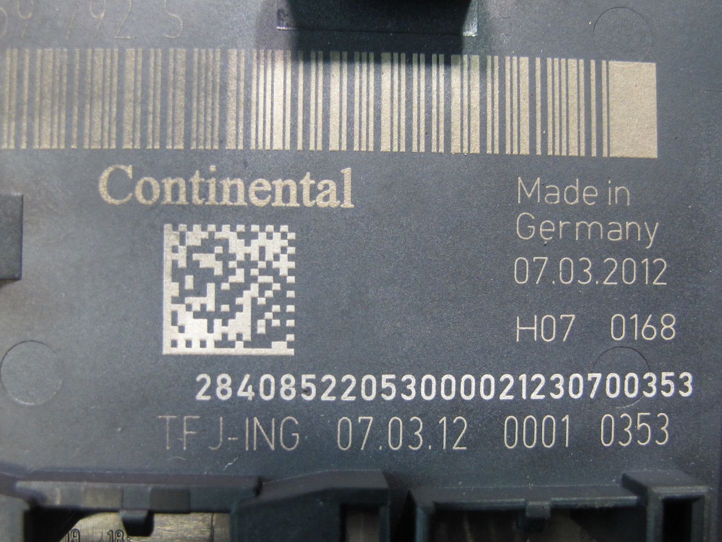 2011-2014 Porsche Cayenne 958 Front Right Side Door Control Module Unit