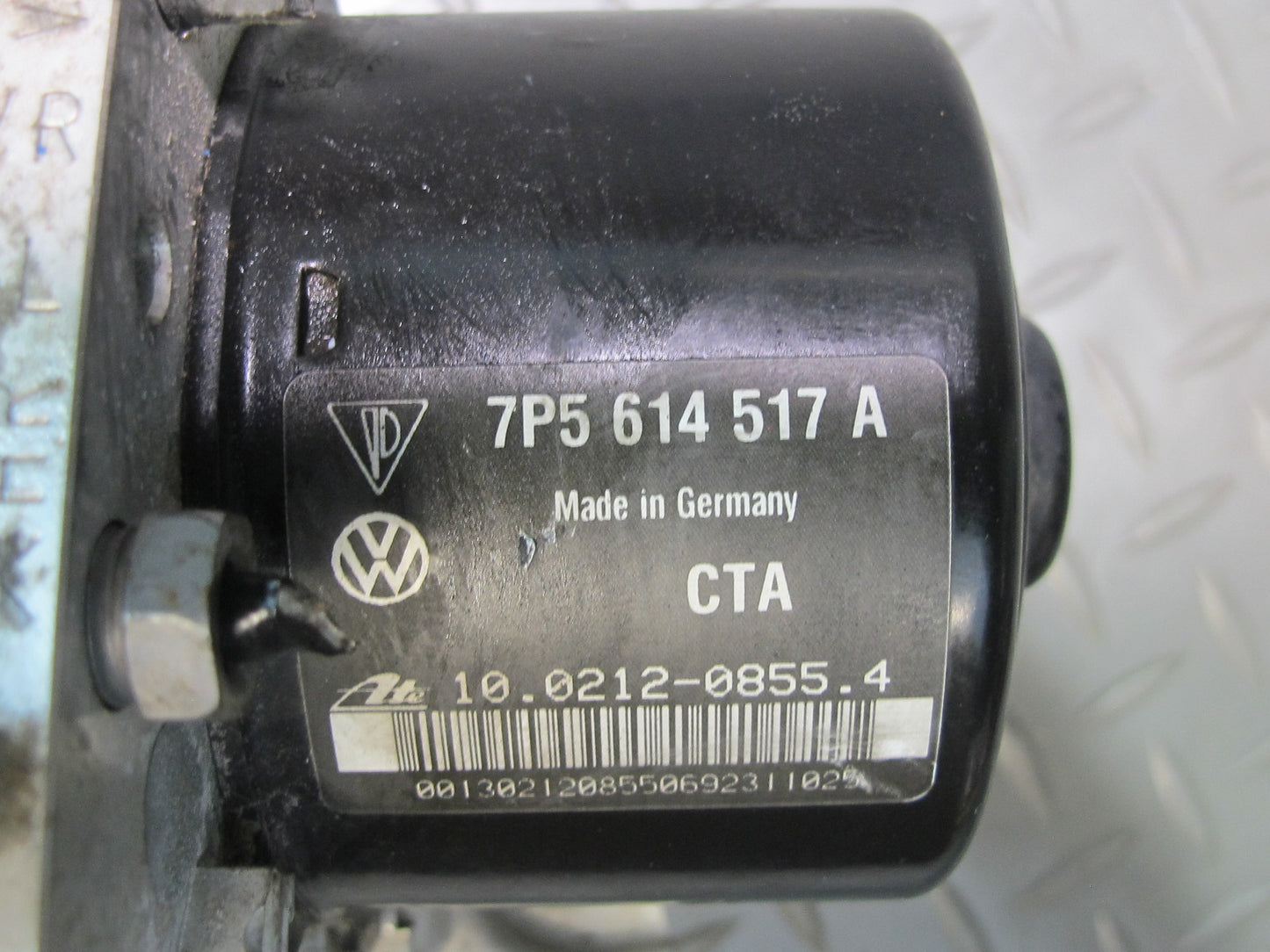 2011-2014 Porsche Cayenne 958 Anti Lock Brake ABS Pump Module 7P5614517A