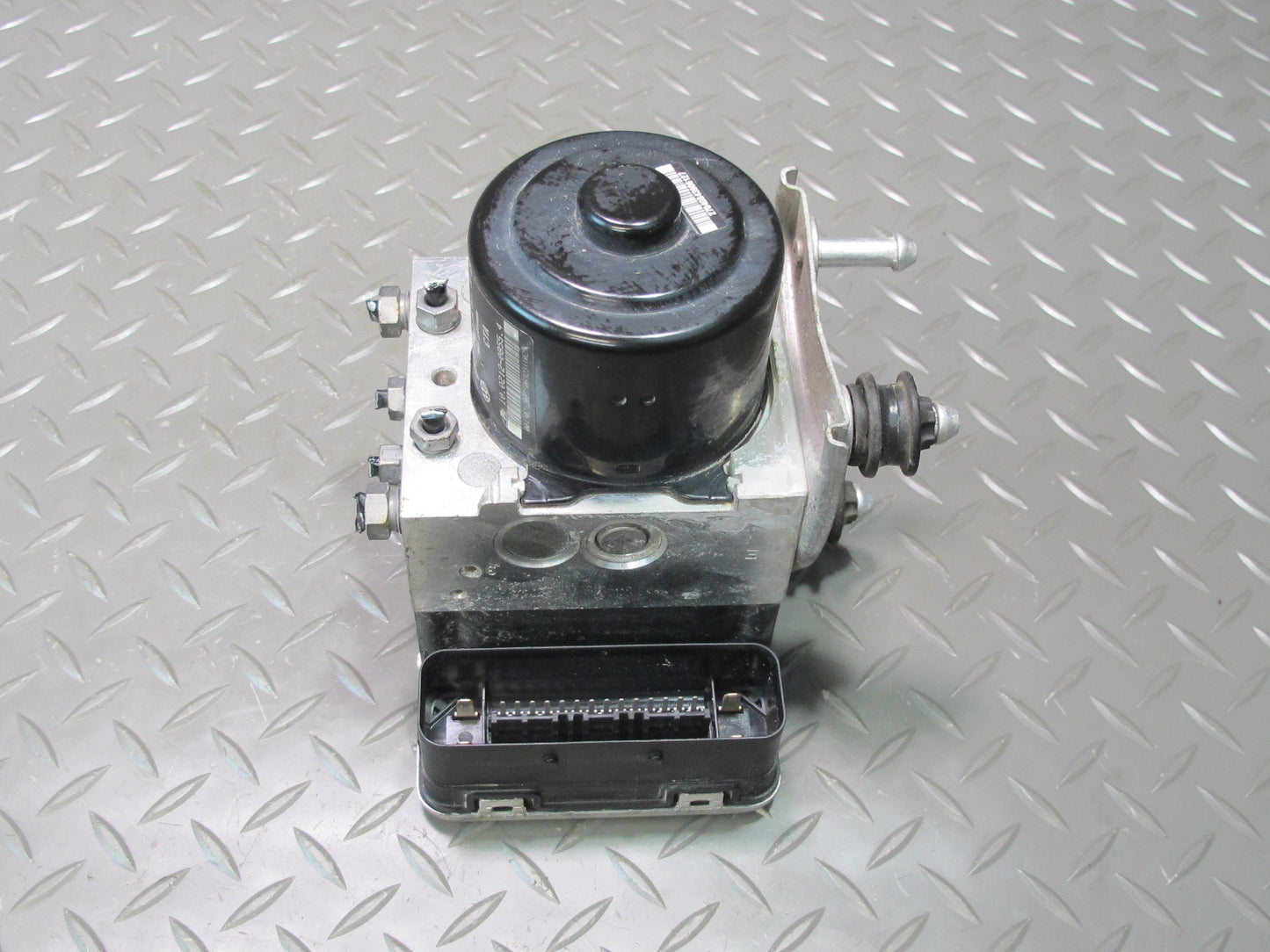 2011-2014 Porsche Cayenne 958 Anti Lock Brake ABS Pump Module 7P5614517A