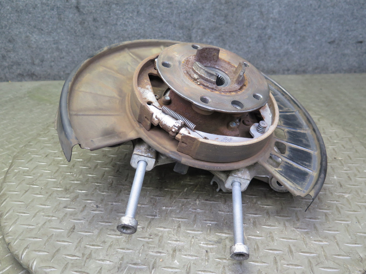 2011-2018 Porsche Cayenne 958 AWD Rear Right Spindle Knuckle Wheel Hub Bearing