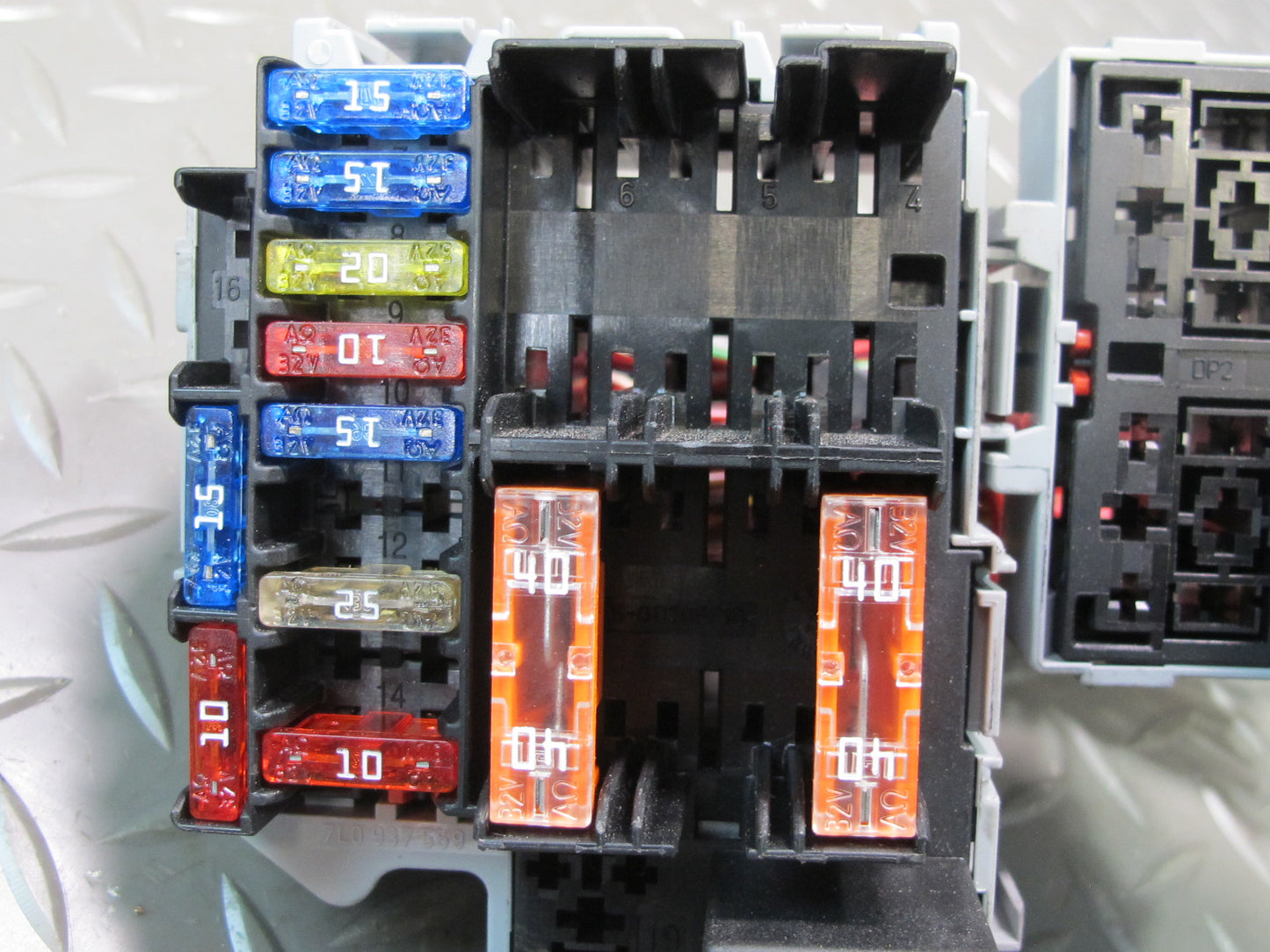 2011-2018 Porsche Cayenne 958 Fuse Relay Box Module