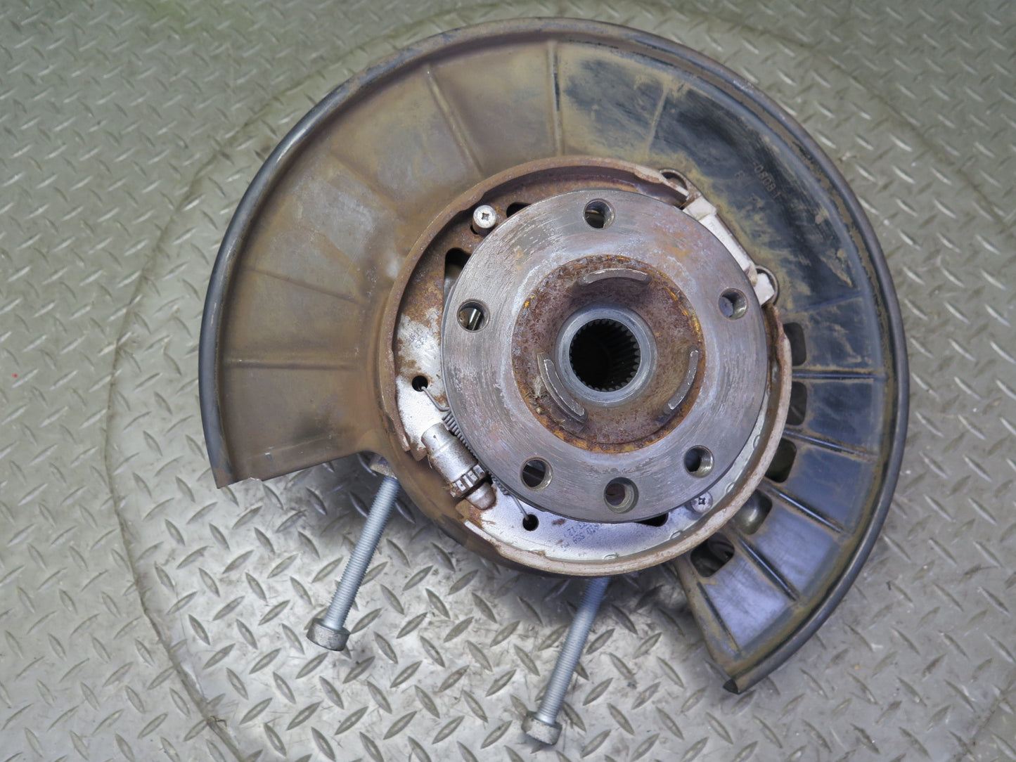 2011-2018 Porsche Cayenne 958 AWD Rear Right Spindle Knuckle Wheel Hub Bearing