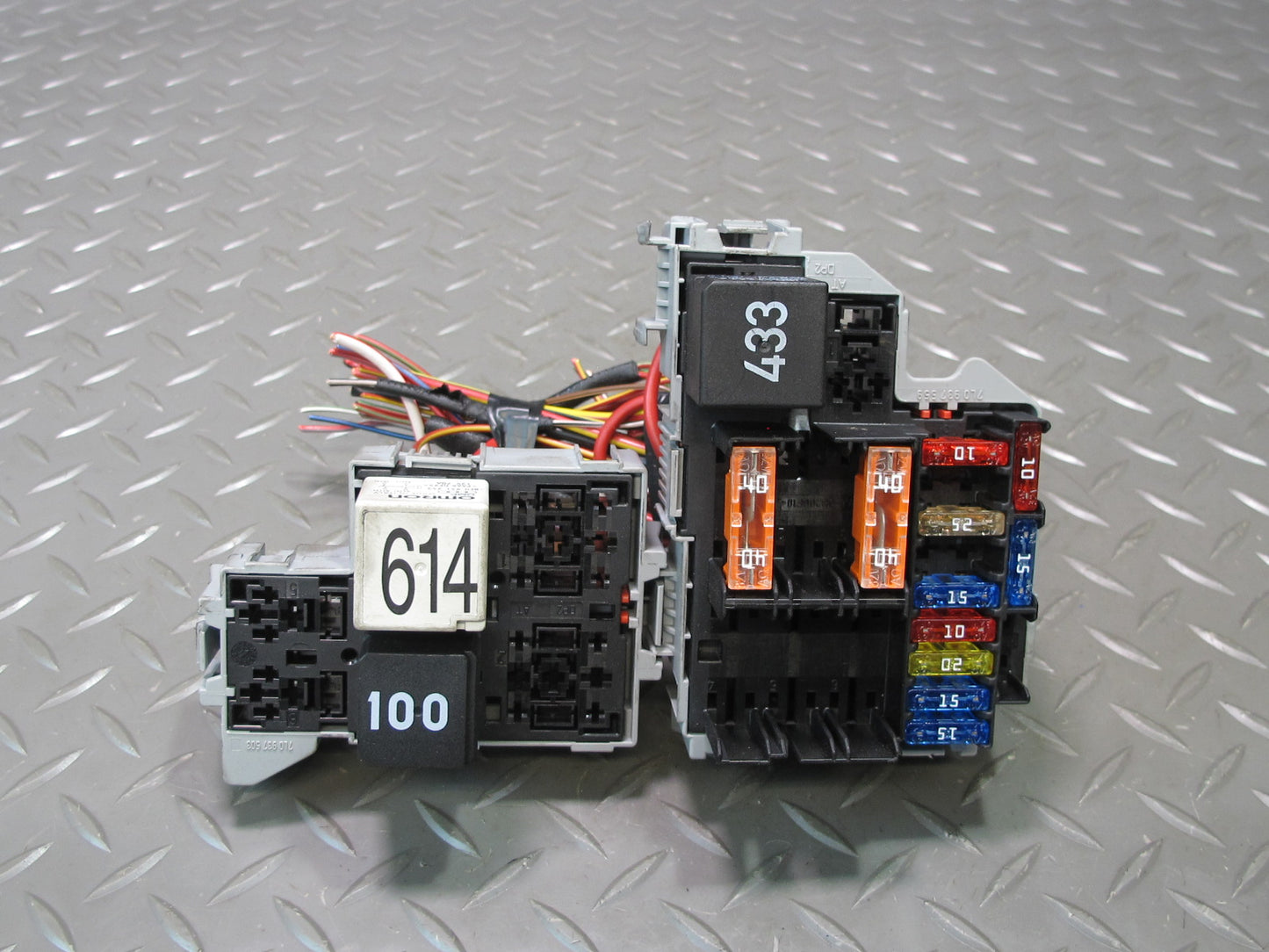 2011-2018 Porsche Cayenne 958 Fuse Relay Box Module