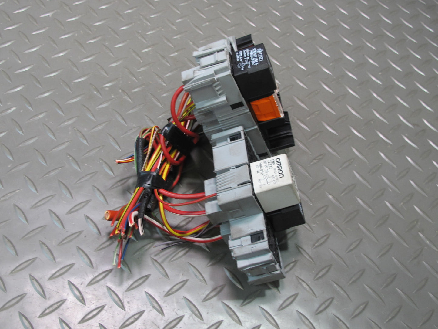 2011-2018 Porsche Cayenne 958 Fuse Relay Box Module