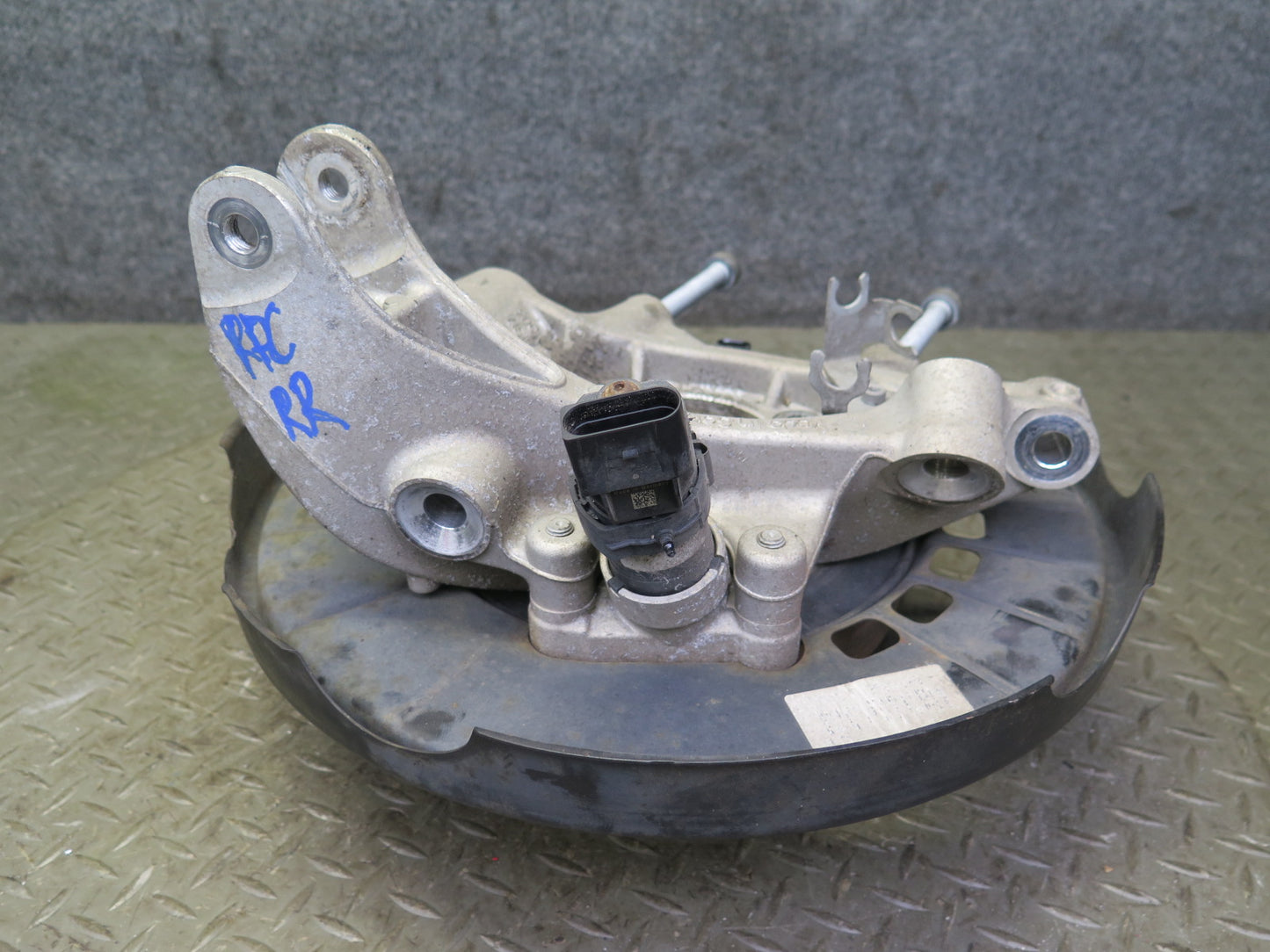 2011-2018 Porsche Cayenne 958 AWD Rear Right Spindle Knuckle Wheel Hub Bearing