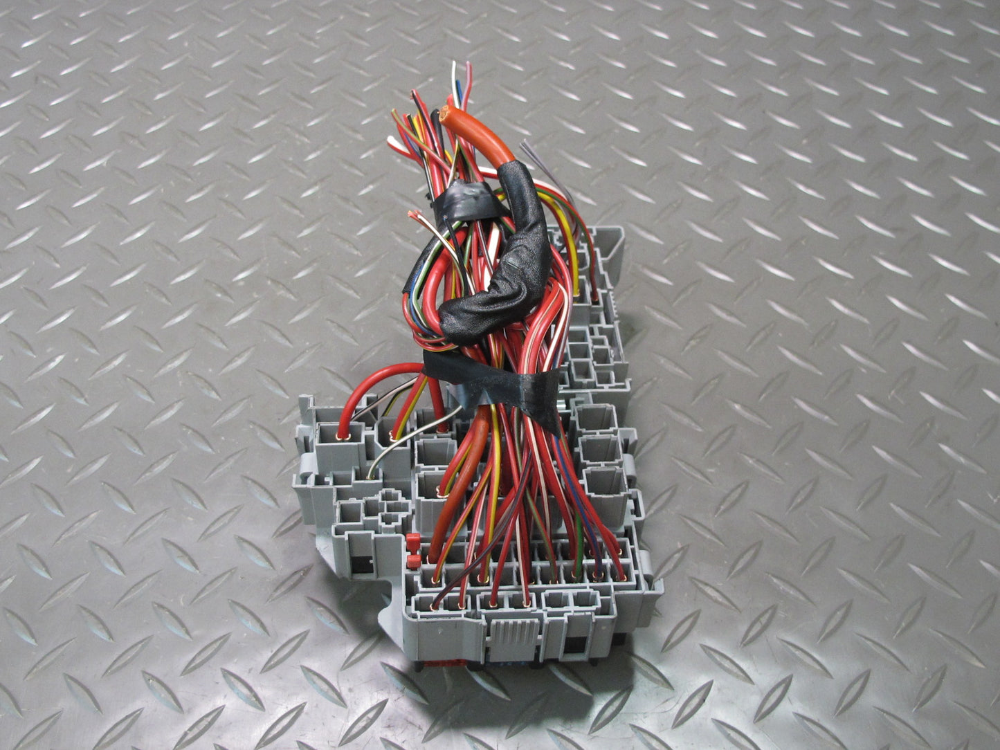 2011-2018 Porsche Cayenne 958 Fuse Relay Box Module