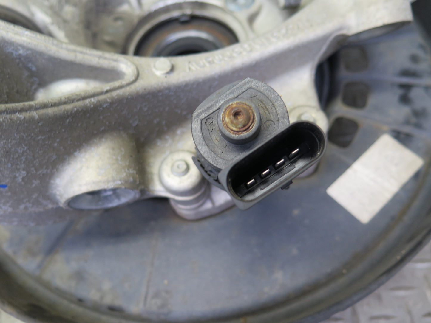 2011-2018 Porsche Cayenne 958 AWD Rear Right Spindle Knuckle Wheel Hub Bearing