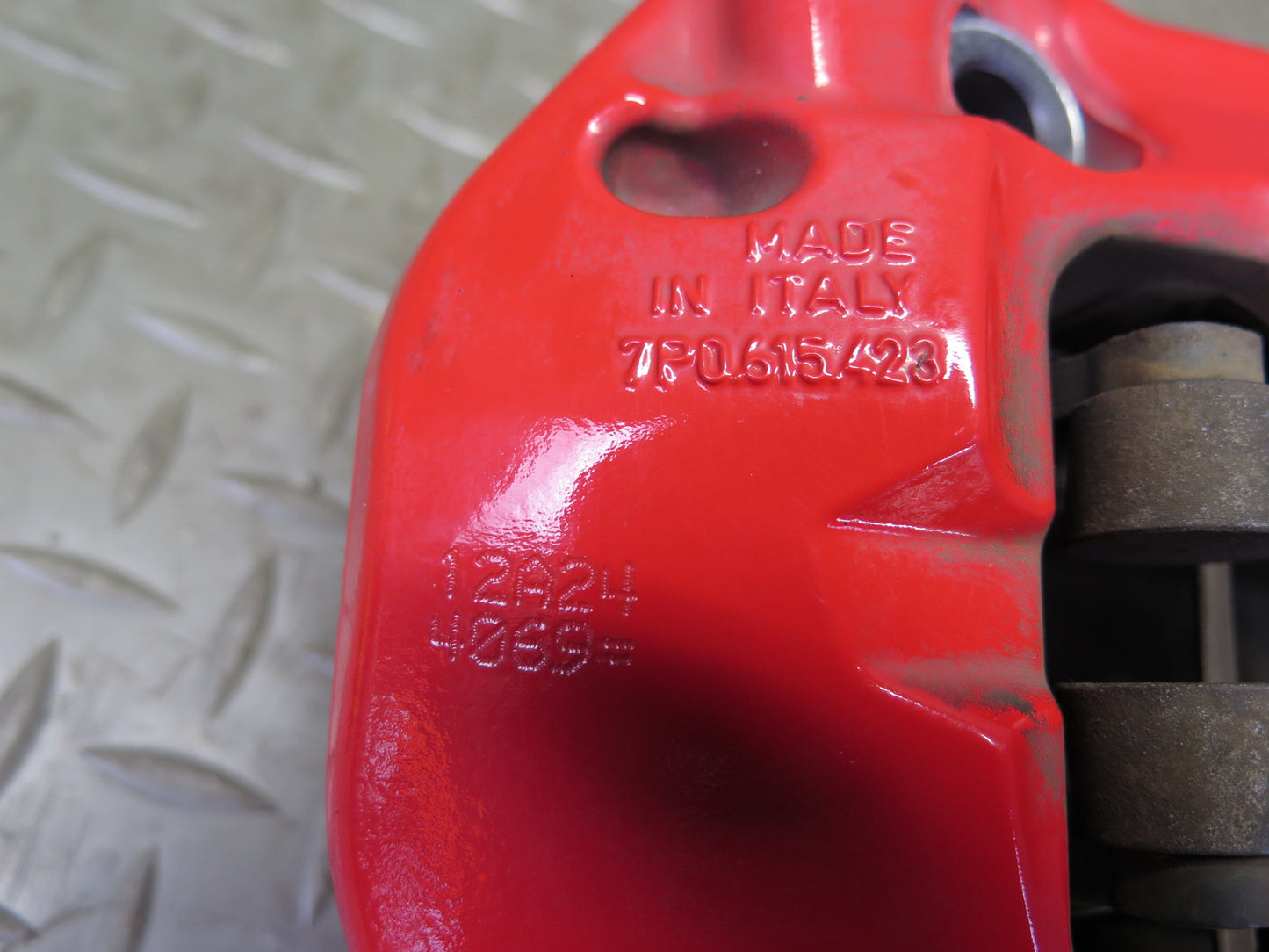 2011-2018 Porsche Cayenne 958 4.8L AWD 19" Rear Brembo Brake Caliper Set of 2