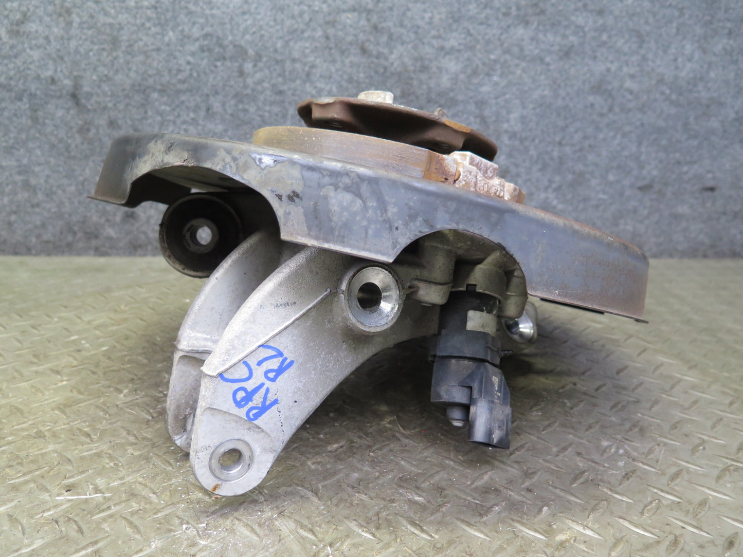 2011-2018 Porsche Cayenne 958 AWD Rear Left Spindle Knuckle Wheel Hub Bearing