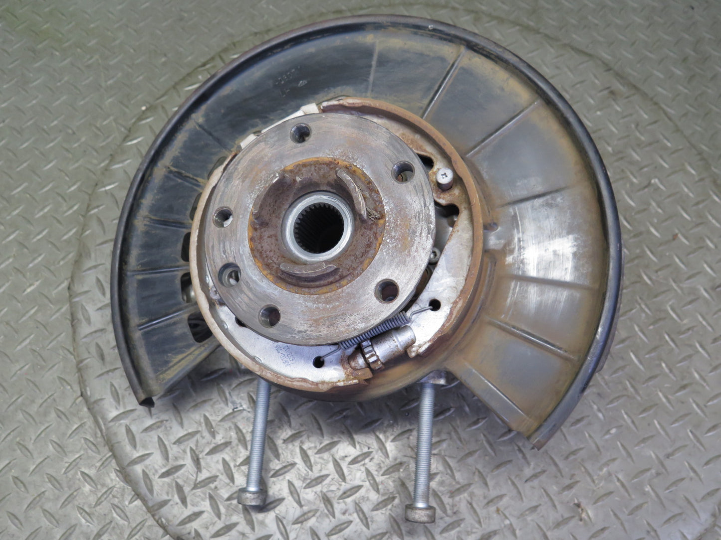 2011-2018 Porsche Cayenne 958 AWD Rear Left Spindle Knuckle Wheel Hub Bearing