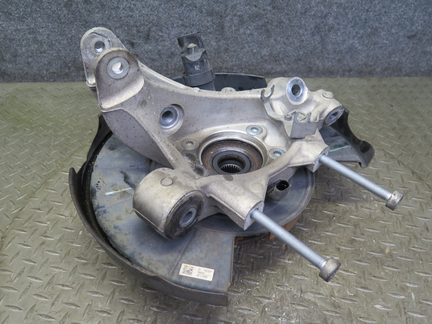 2011-2018 Porsche Cayenne 958 AWD Rear Left Spindle Knuckle Wheel Hub Bearing