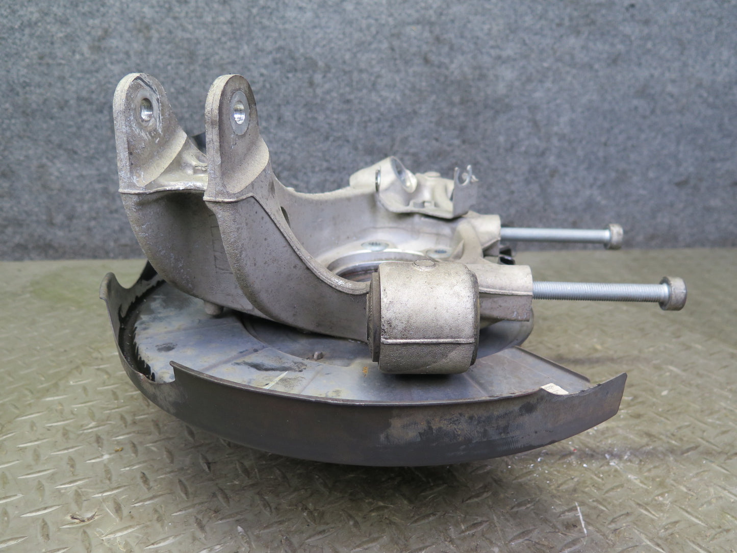 2011-2018 Porsche Cayenne 958 AWD Rear Left Spindle Knuckle Wheel Hub Bearing