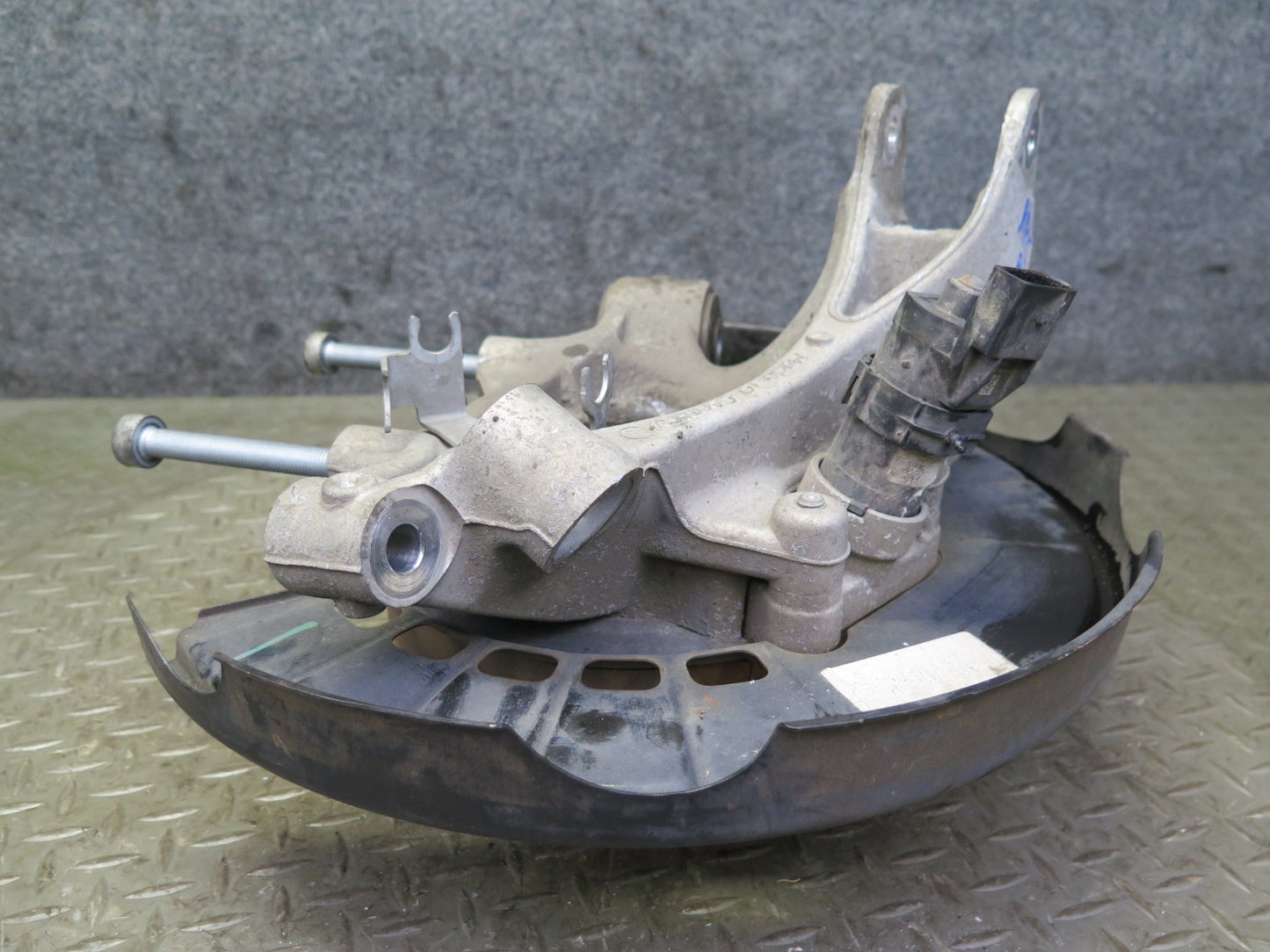 2011-2018 Porsche Cayenne 958 AWD Rear Left Spindle Knuckle Wheel Hub Bearing