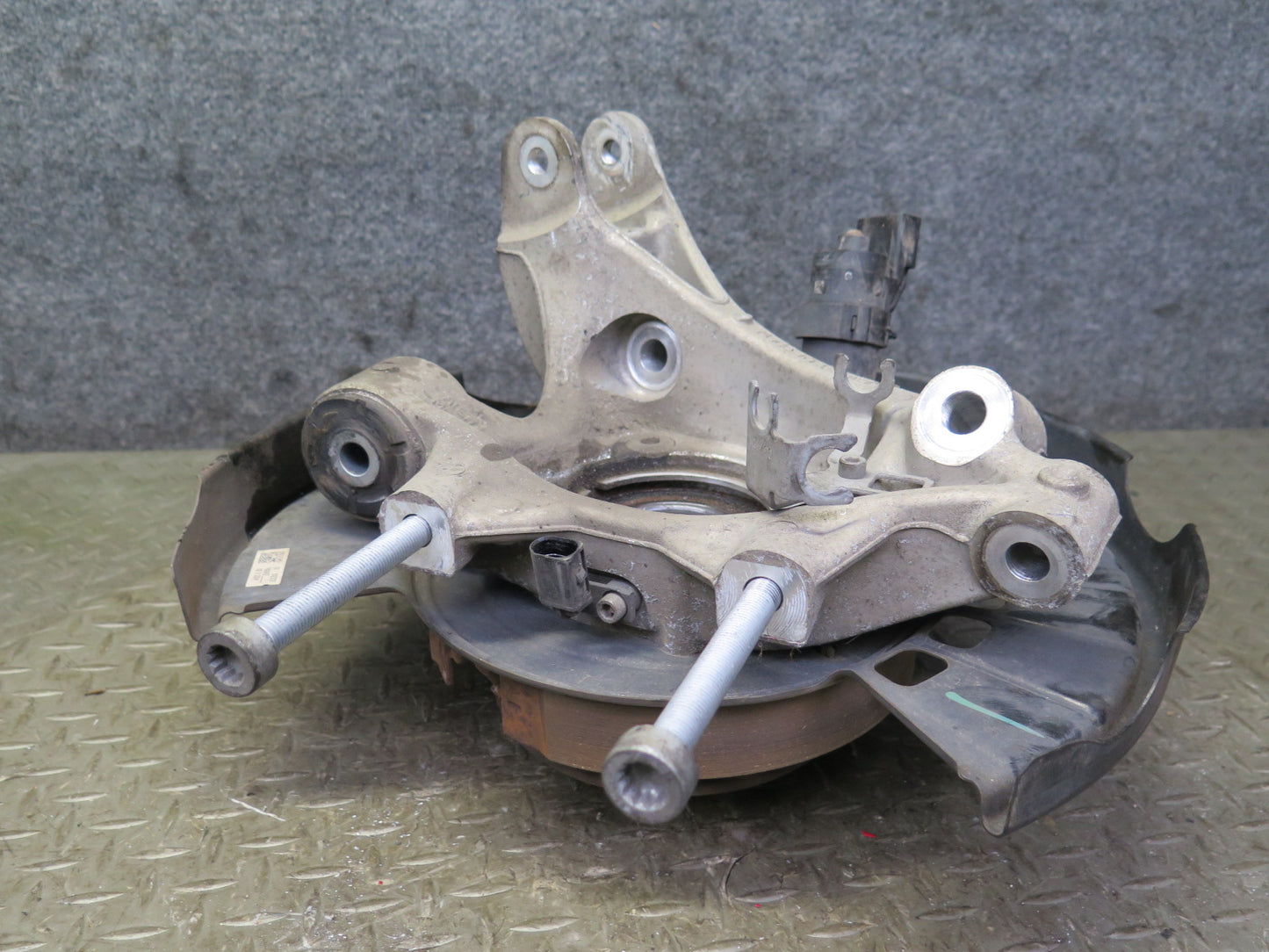 2011-2018 Porsche Cayenne 958 AWD Rear Left Spindle Knuckle Wheel Hub Bearing