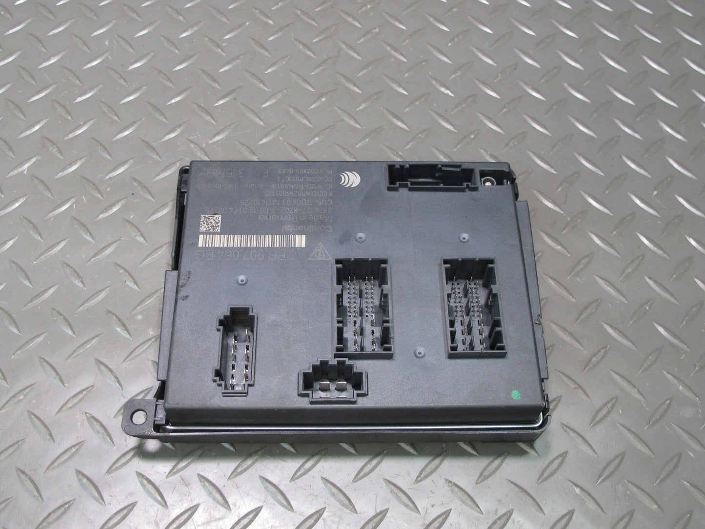 2012 Porsche Cayenne 958 Body Control Module BCM Unit 7PP907064EG