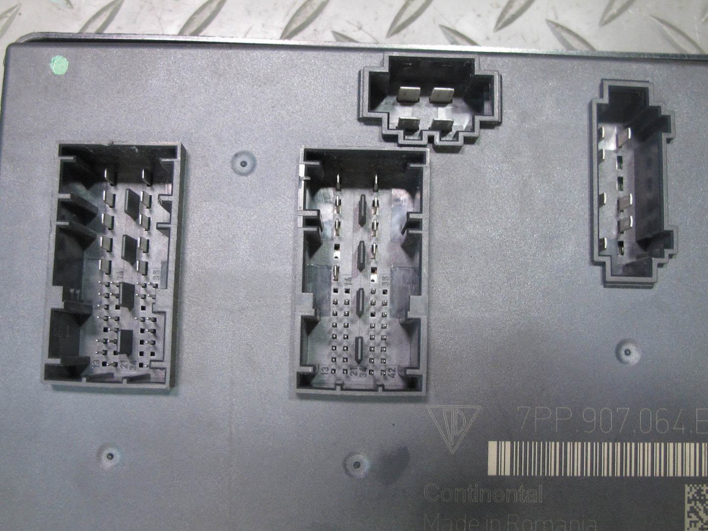 2012 Porsche Cayenne 958 Body Control Module BCM Unit 7PP907064EG