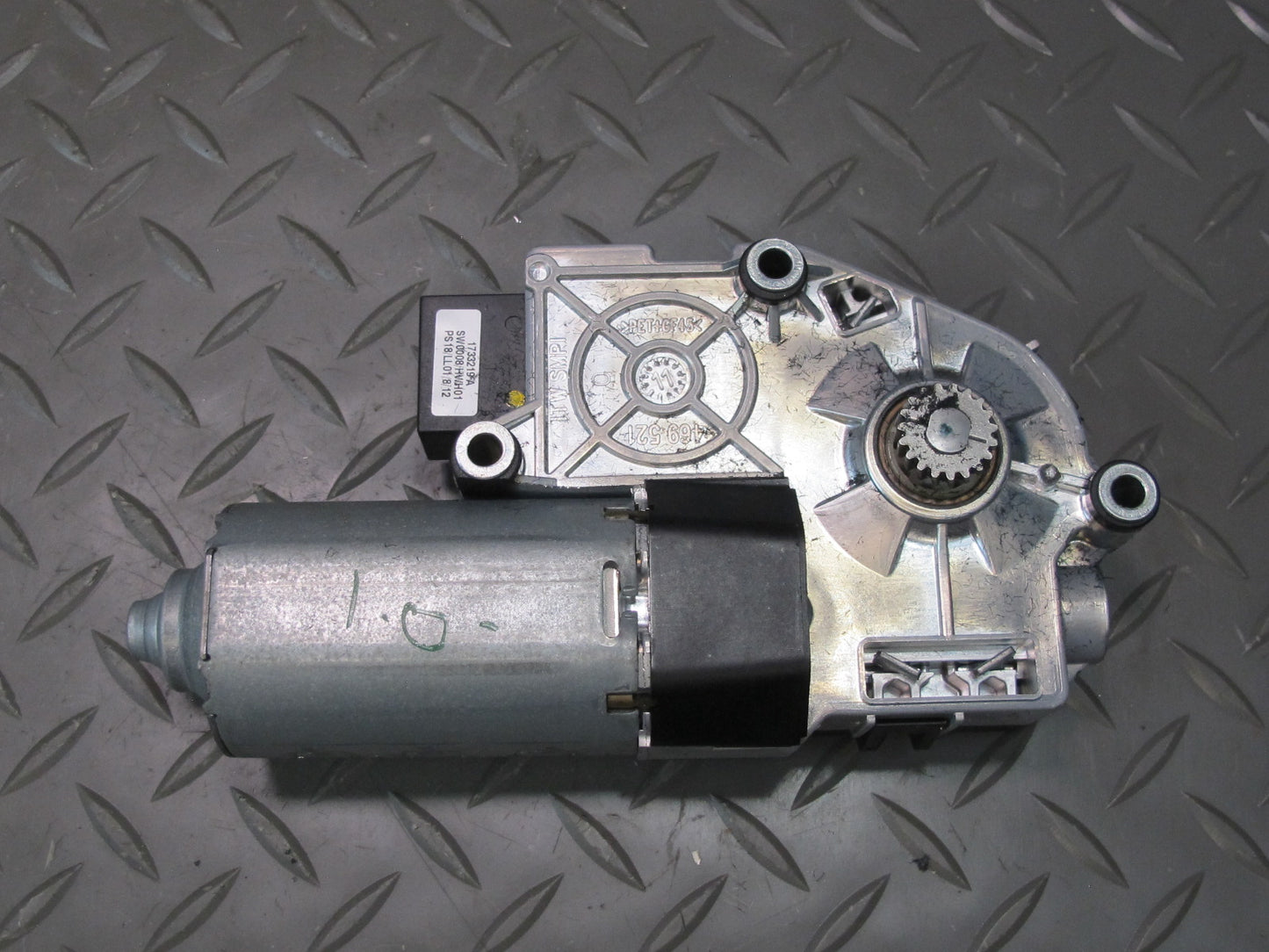 2011-2018 Porsche Cayenne 958 Front Panoramic Sunroof Drive Motor