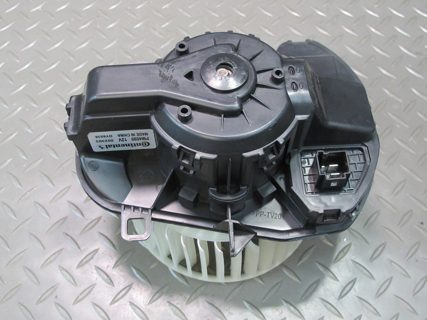 2011-2018 Porsche Cayenne 958 A/C Heater Climate Blower Motor Fan