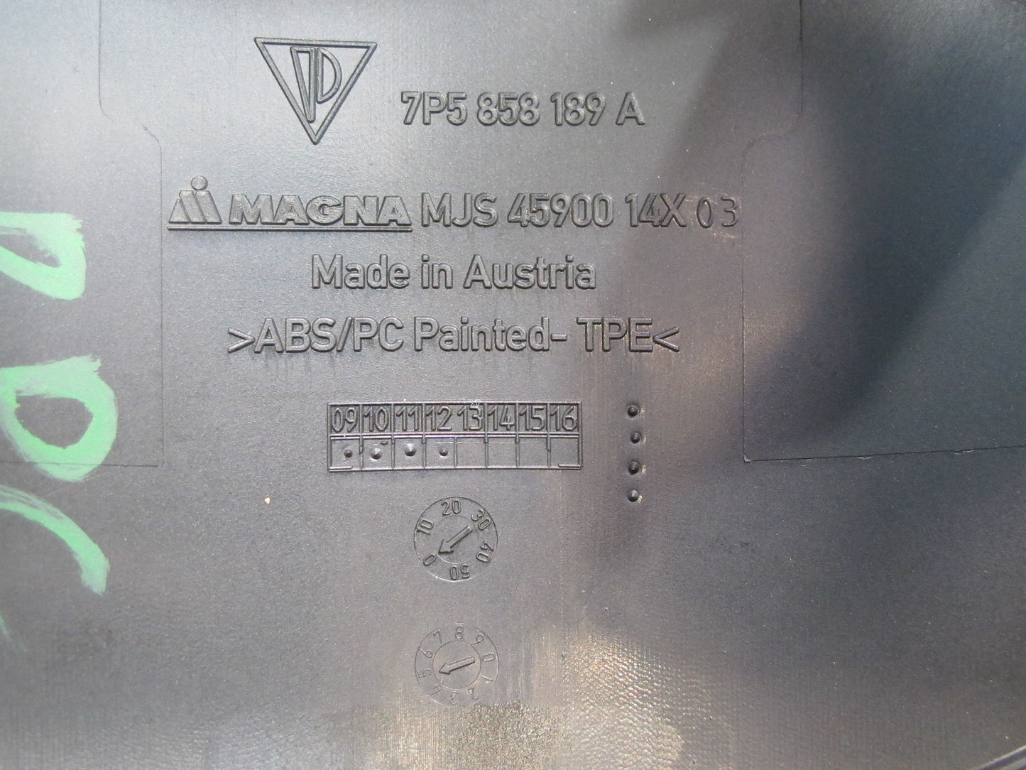 2011-2018 Porsche Cayenne 958 Front Dashboard Center Speaker Grille Trim Cover