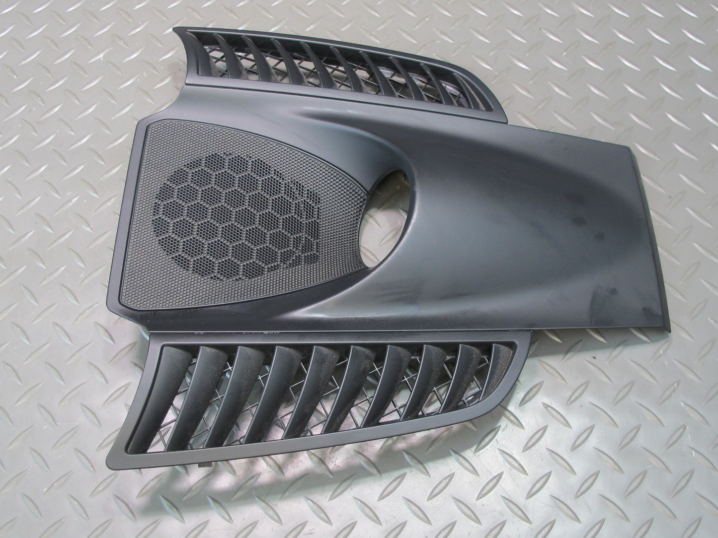 2011-2018 Porsche Cayenne 958 Front Dashboard Center Speaker Grille Trim Cover