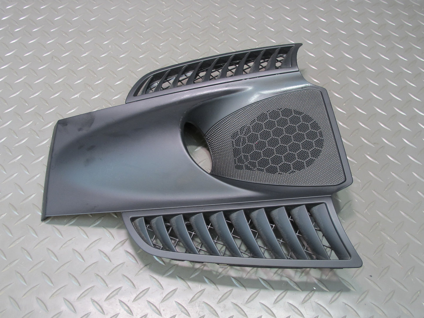 2011-2018 Porsche Cayenne 958 Front Dashboard Center Speaker Grille Trim Cover