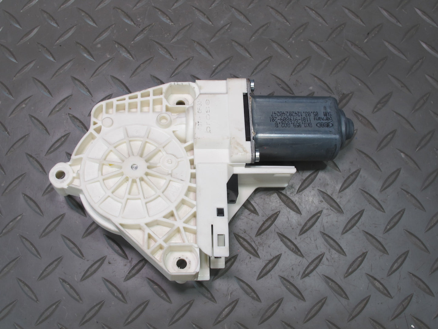 2011-2018 Porsche Cayenne 958 Front Right Pass Side Window Regulator Motor