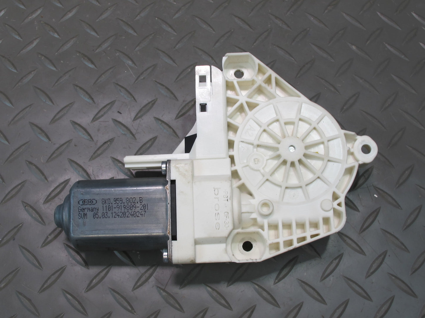 2011-2018 Porsche Cayenne 958 Front Right Pass Side Window Regulator Motor