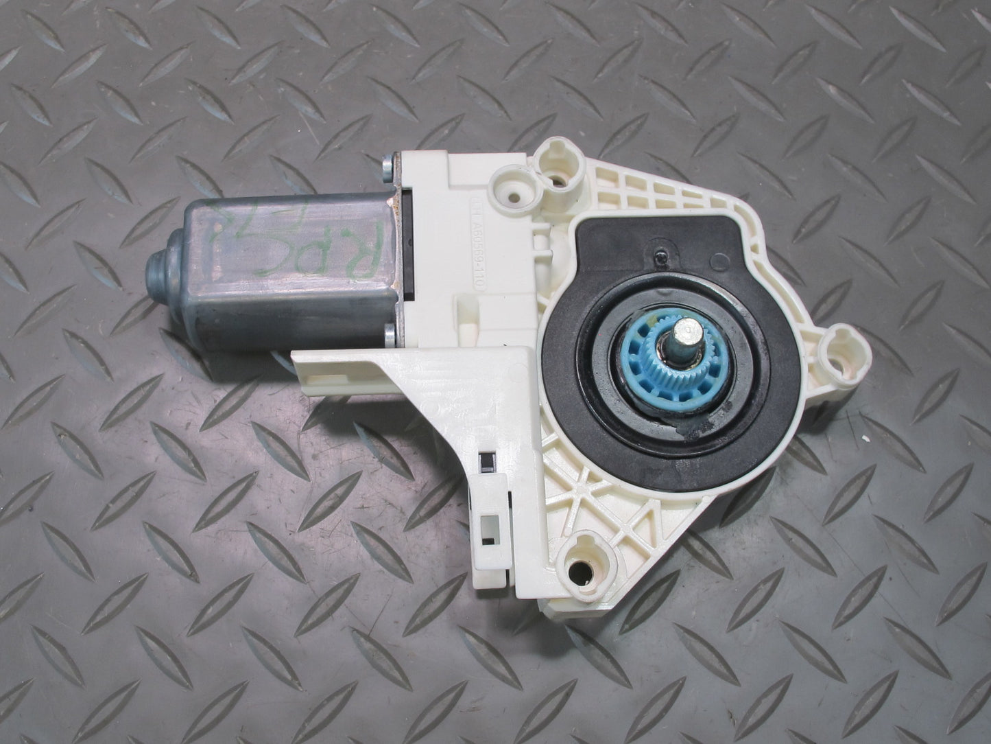 2011-2018 Porsche Cayenne 958 Front Right Pass Side Window Regulator Motor